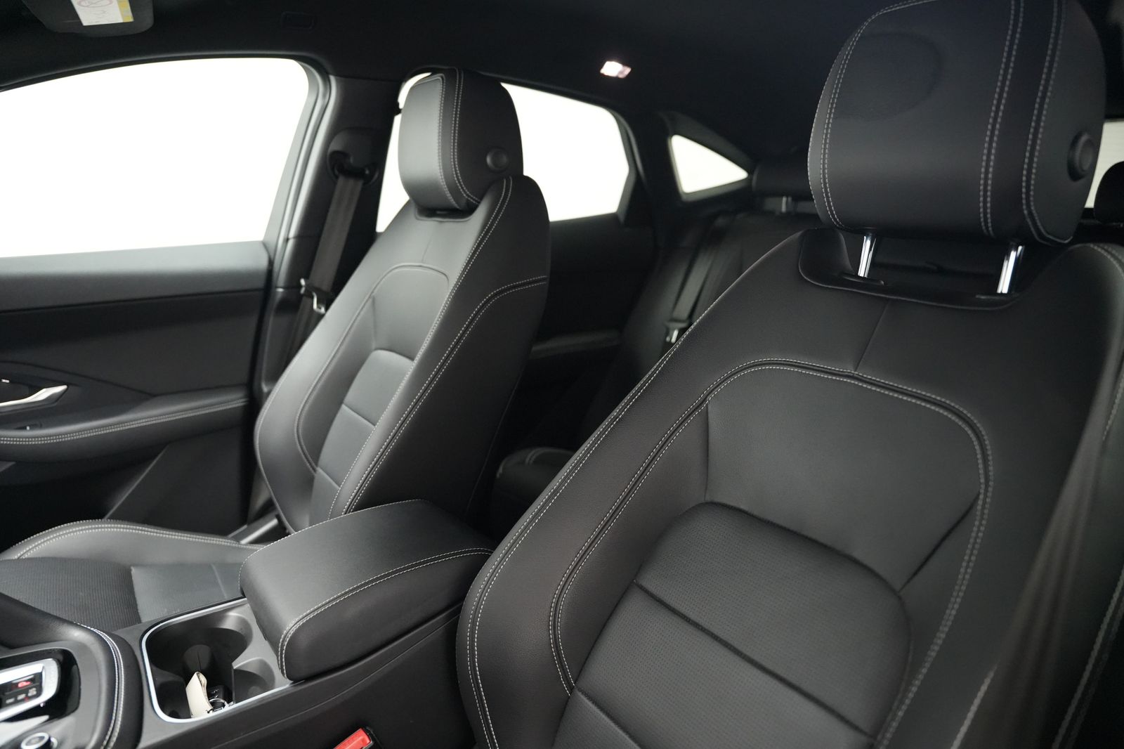 Fahrzeugabbildung Jaguar E-PACE R-Dynamic SE *Meridian*Memory*Virtual*ACC