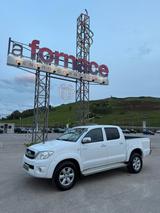 Toyota Hilux 3.0 D-4D aut.4WD 4p. Doub. Cab SR+ - Toyota Hilux: 3.0