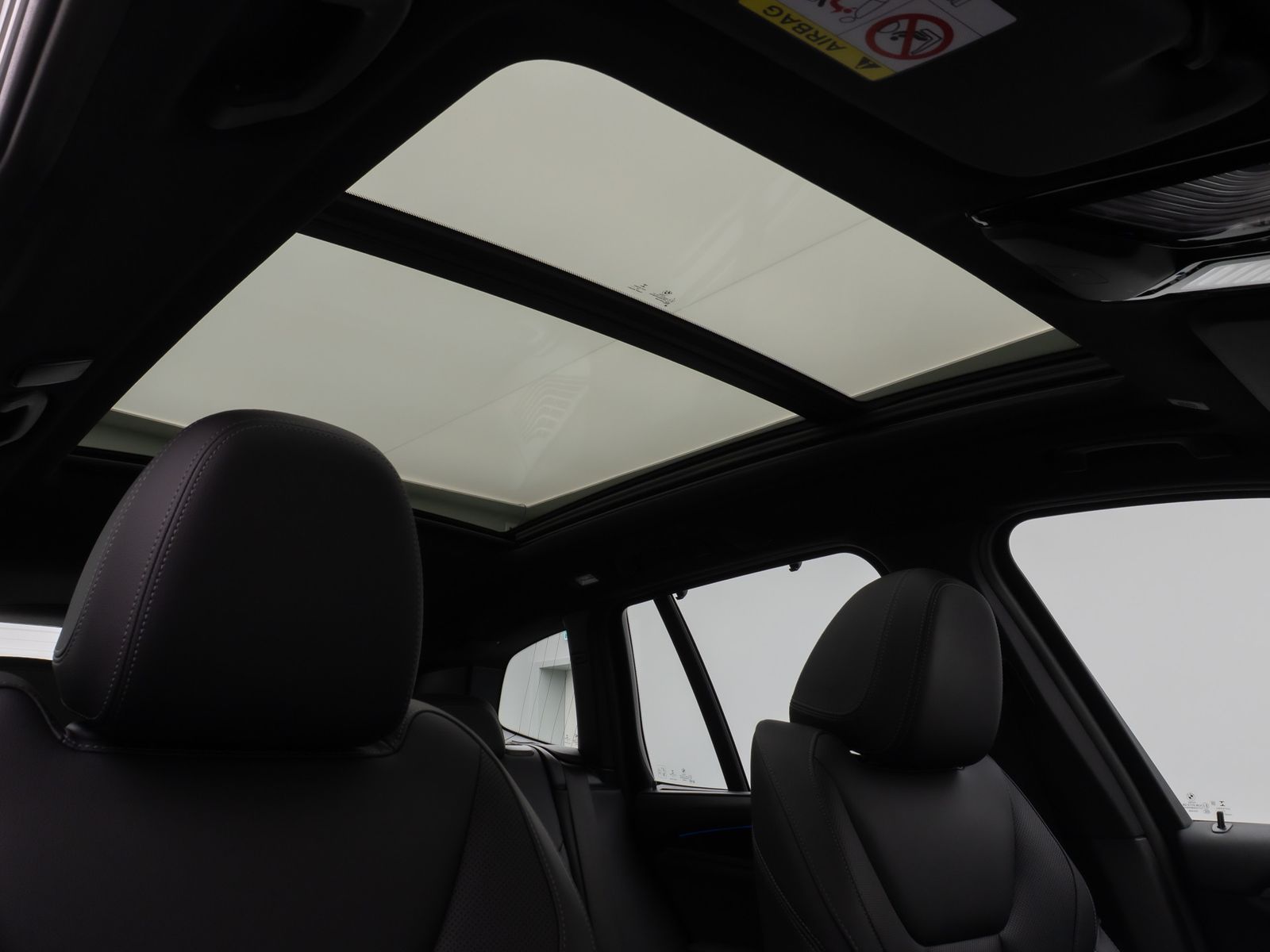 Fahrzeugabbildung BMW X3 xD30e M Sport Panorama 360° HUD DAB HiFi AHK