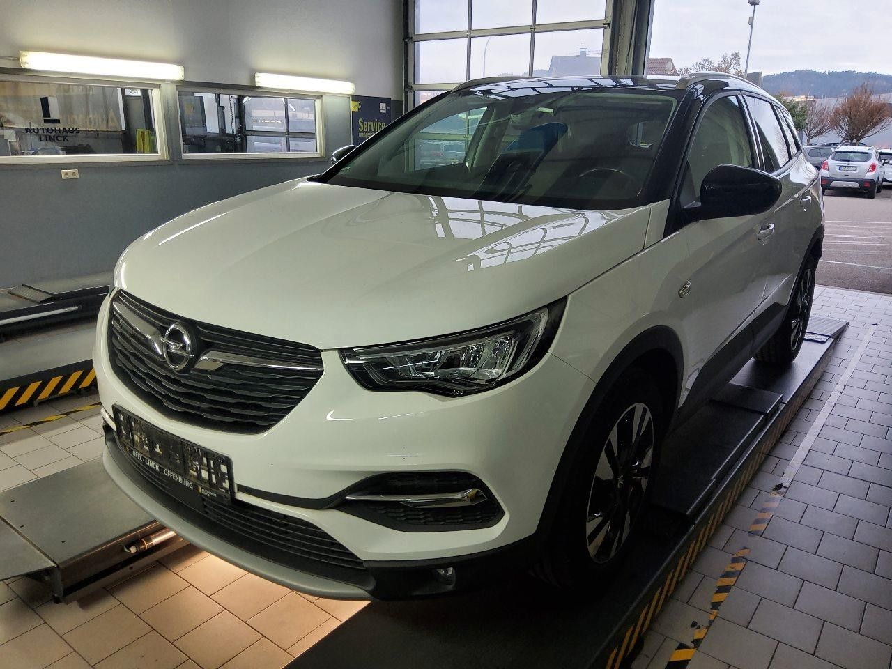 Fahrzeugabbildung Opel Grandland 1.5D ELEGANCE NAVI/LED/KAMERA/SPORT/SH
