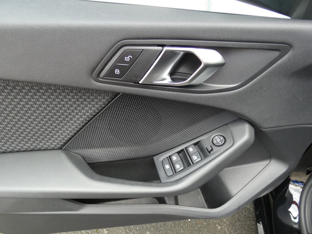BMW 1 Series 2023