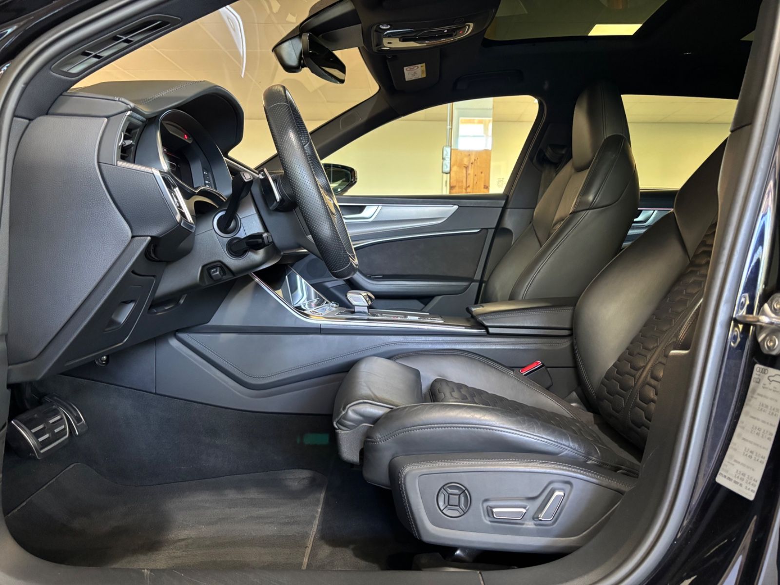 Audi RS6 Avant 4.0 TFSI quattro / Navi foto 9