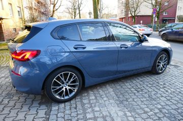Fahrzeugabbildung BMW 120 1 Limousine 120 d xDrive Sport Line