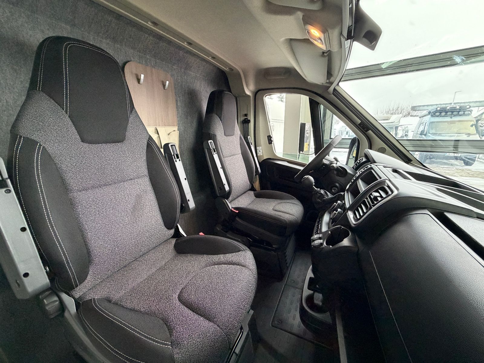 Fahrzeugabbildung Carado CV 541 pro - SIE SPAREN 4.547€ !!! -