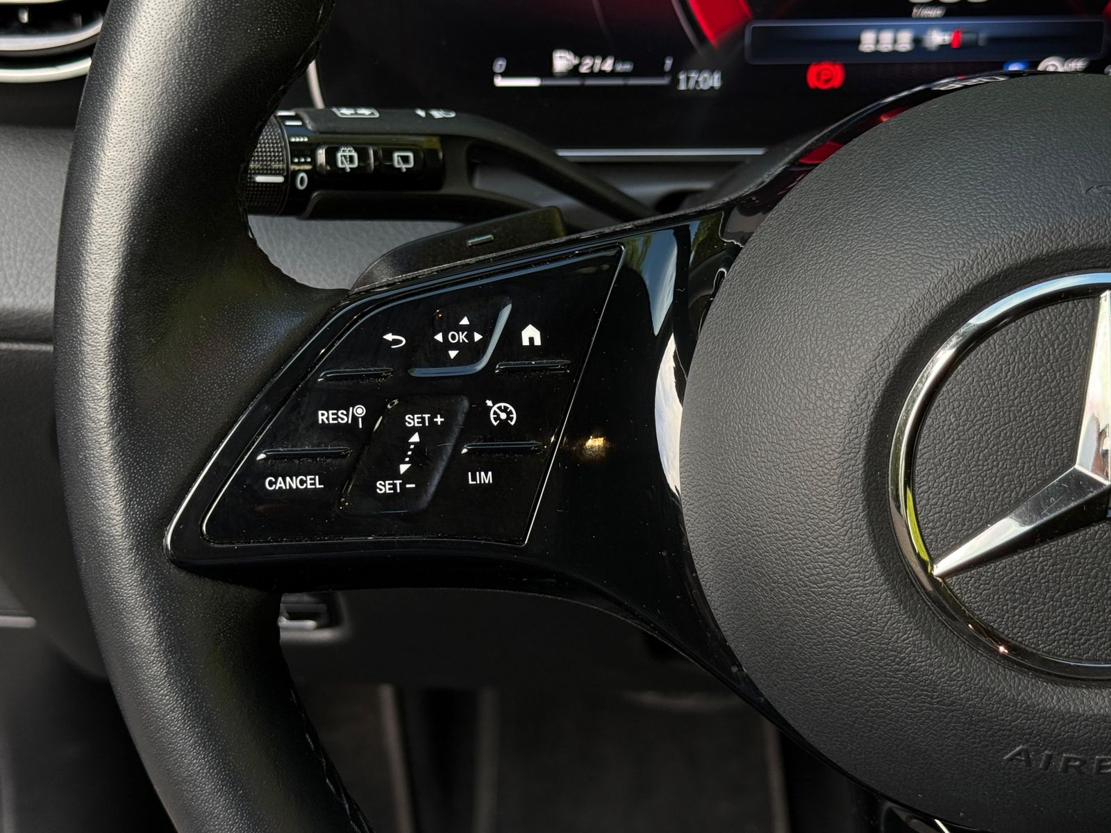 Fahrzeugabbildung Mercedes-Benz C 220 d T 9G LED+MBUX+KAMERA+SHZ+PARK+DAB