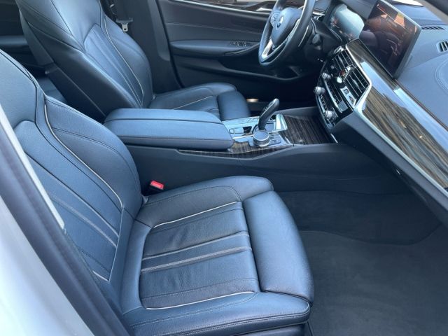 Fahrzeugabbildung BMW 530 i Mild-Hybrid Luxury Line Autom. Panoramadac
