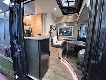 Sunlight Adventure Cliff 601 RT Stockbetten+Aufstelldach