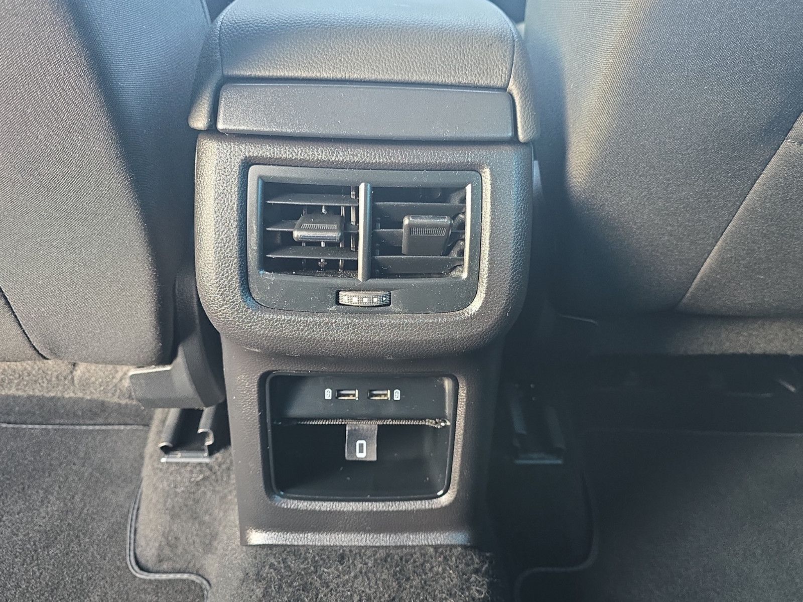 Fahrzeugabbildung SEAT Ateca Xcellence+LED+Navi+PDC+Kamera+AHK