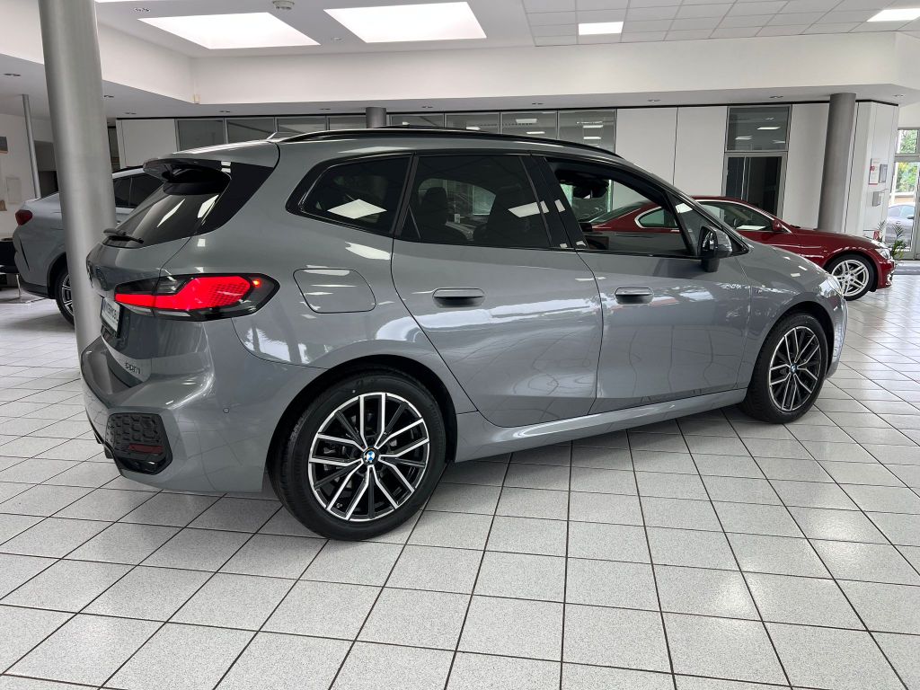BMW 223 Active Tourer i M-Sport*PANO*HUD*H-K*360°