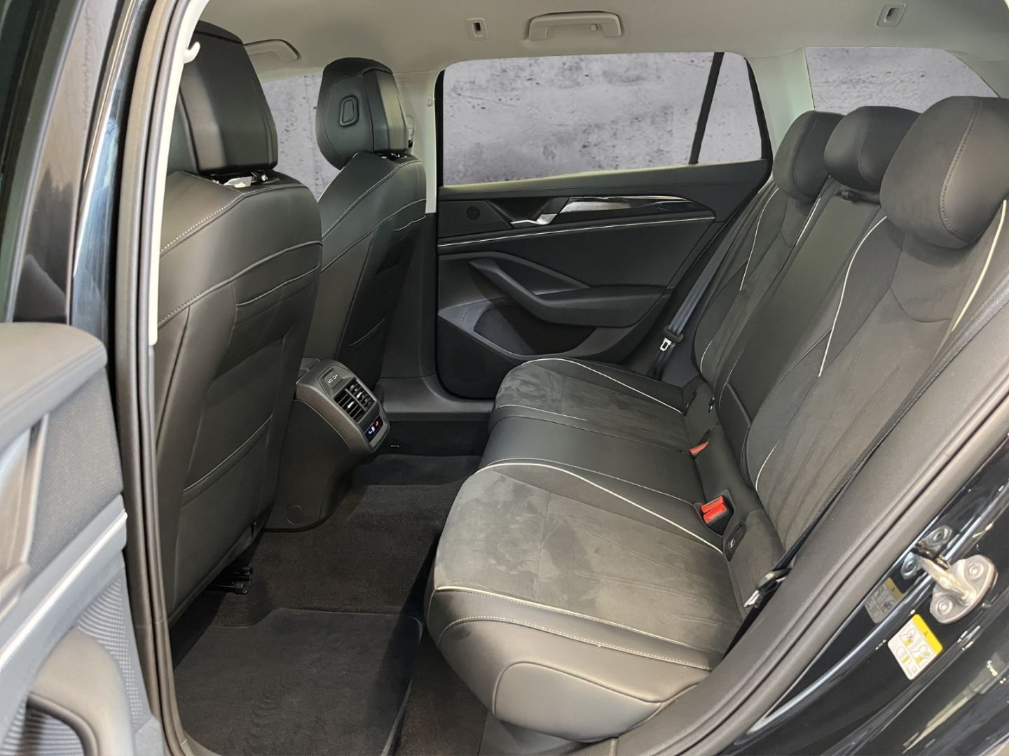 Volkswagen Passat Variant - Bild 10