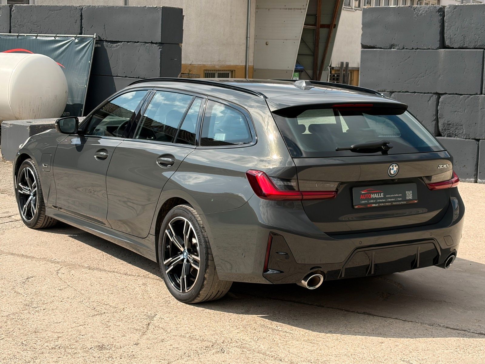 Fahrzeugabbildung BMW 330e Touring M Sport Alcan. Anthra. LC+ AHK H&K