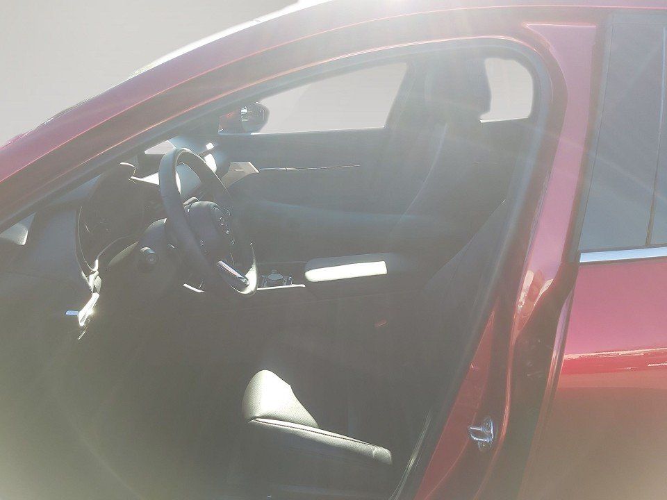 Fahrzeugabbildung Mazda 3 X 2.0i 186PS A/T SELECTION DES-P PRE-P LED-S
