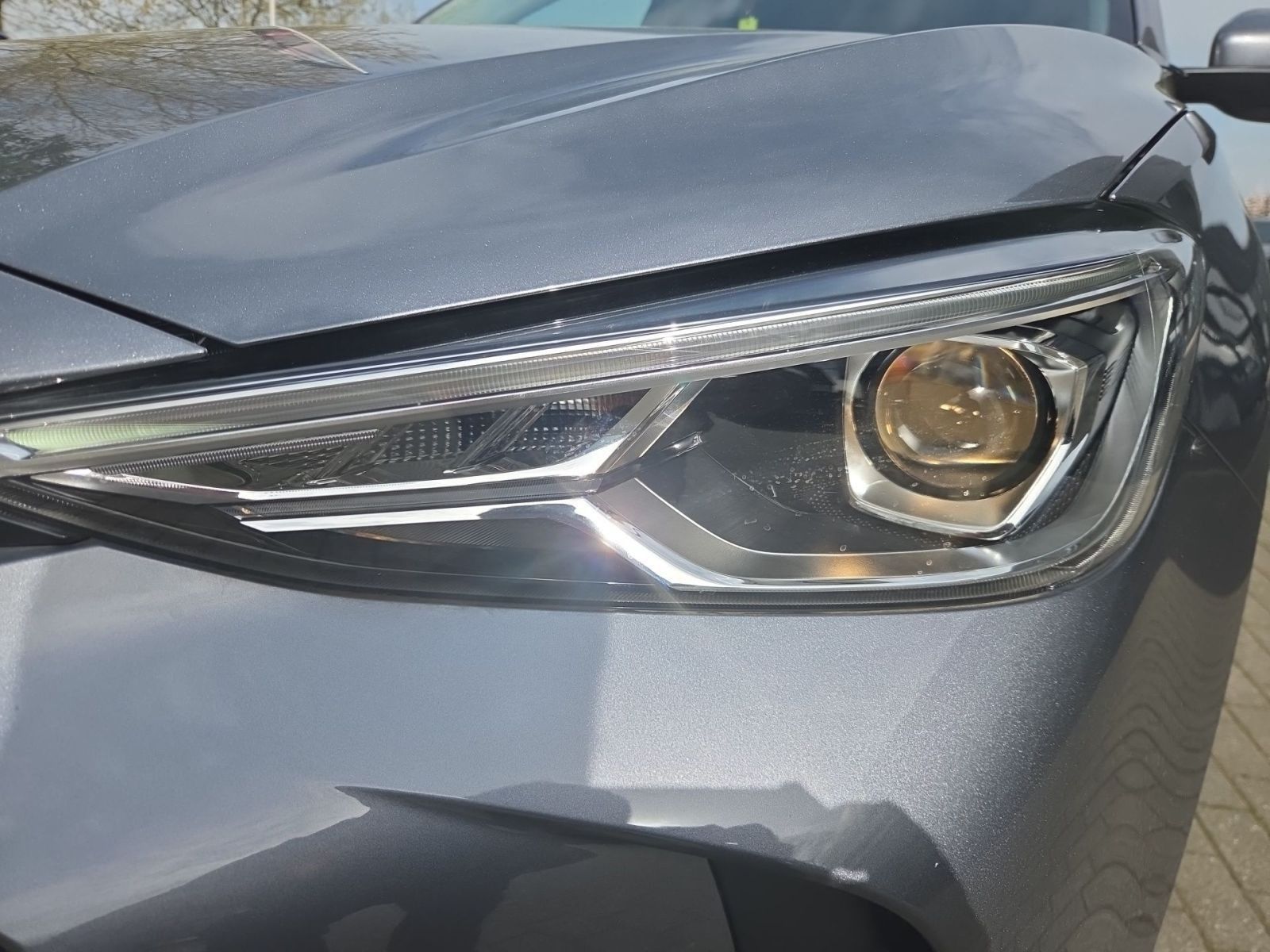 Fahrzeugabbildung MG ZS 1.5 116 PS Schalter Standard *NAVI*KLIMA*DAB*
