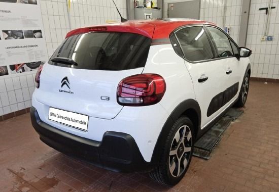 Fahrzeugabbildung Citroën C3 Shine 1.2 VTi PANORAMA KAMERA DASHCAM KEYLESS