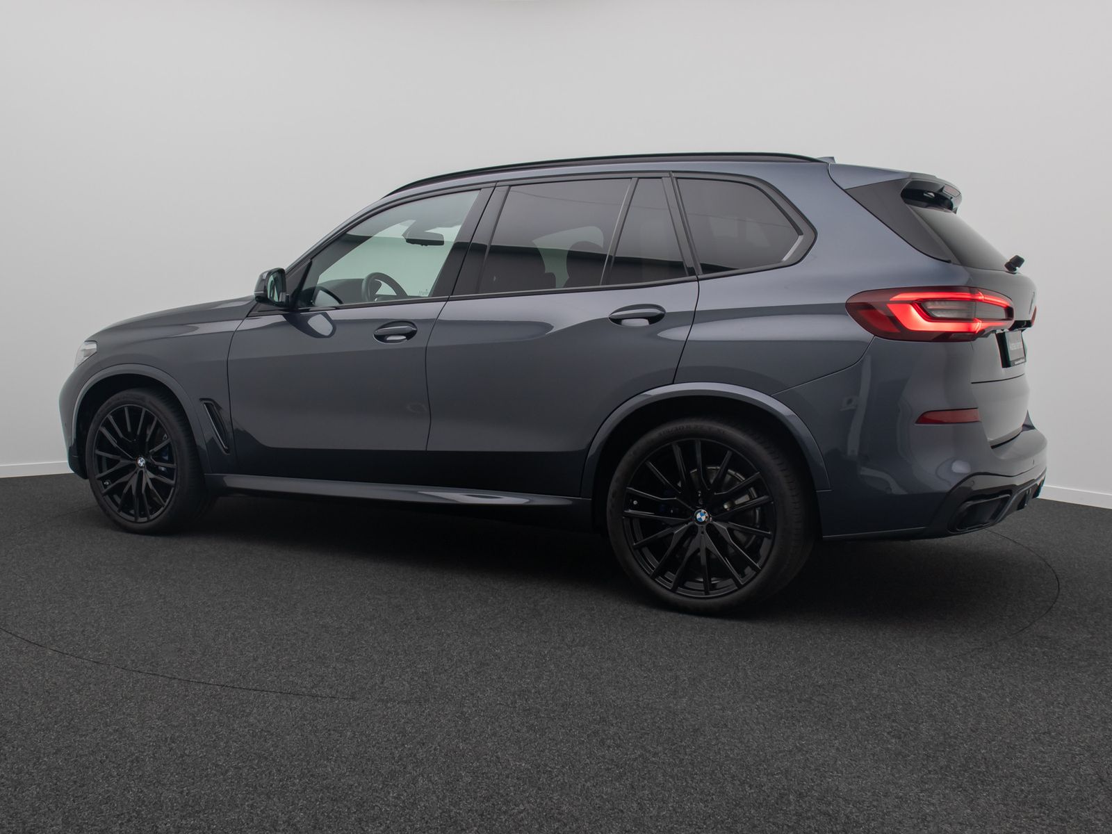 Fahrzeugabbildung BMW X5 xD30d M Sport 360&deg; HUD SoftCl Panorama 22Zoll