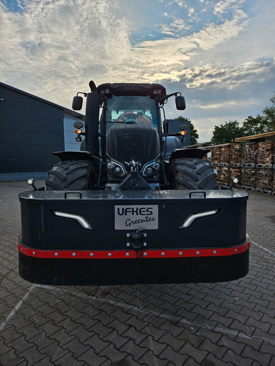 Fahrzeugabbildung Andere Ufkes 962/25 / Valtra S374 / nur: 1.980h!