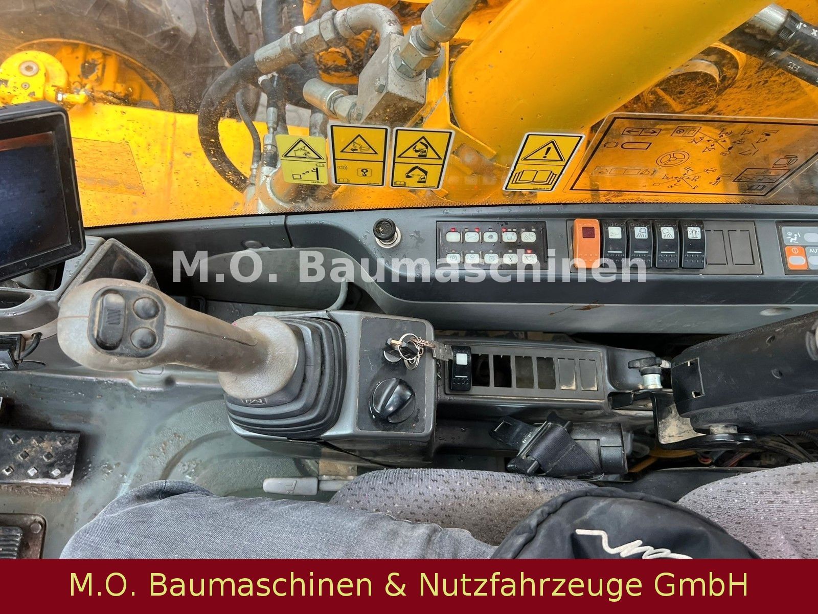 Fahrzeugabbildung CAT CATERPILLAR M 316 D