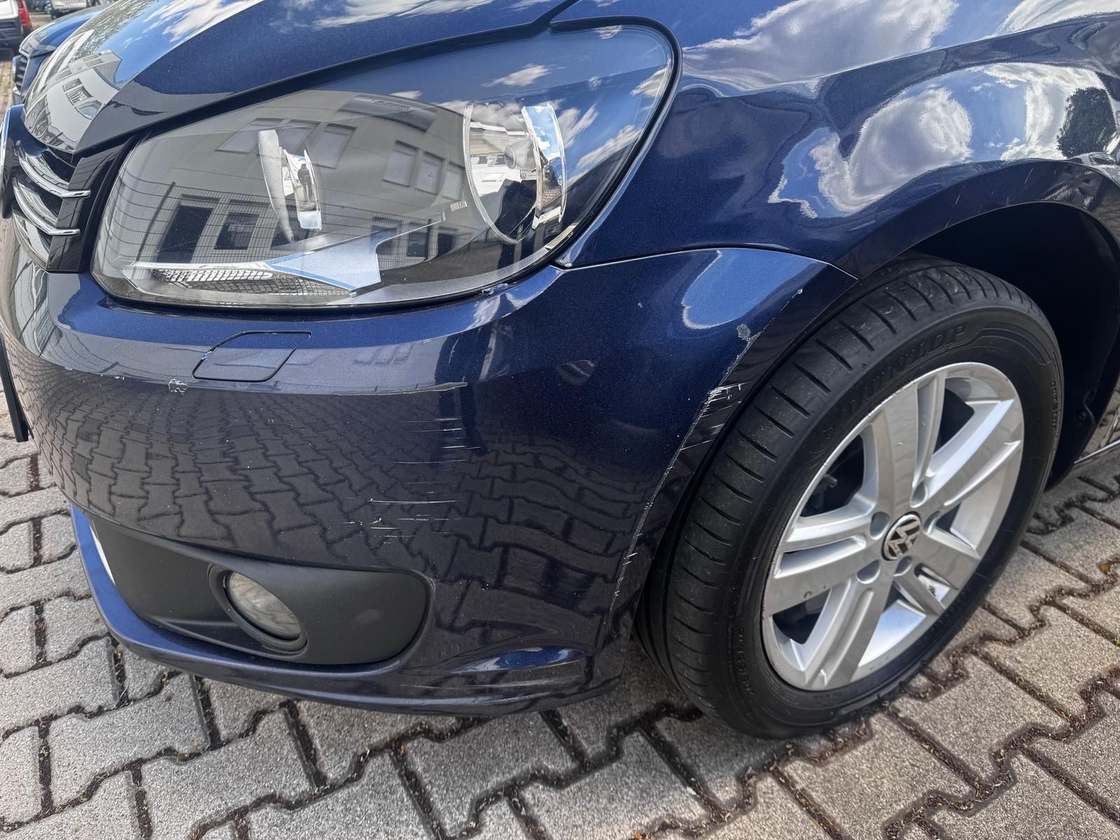 Fahrzeugabbildung Volkswagen Touran Match 2.0 TDI BMT 7-Sitzer Panoramadach