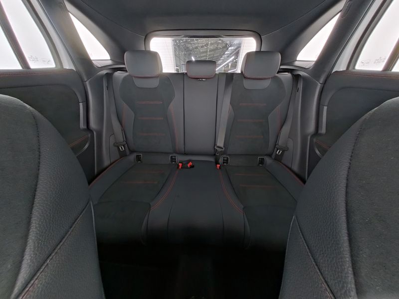 Fahrzeugabbildung Mercedes-Benz GLA 220 4M AMG Premium AHK+Keyless+Totw+Ambi+Kam