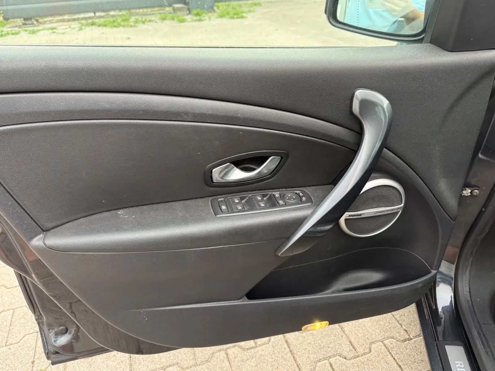 Renault Megane 2011 — photo 17