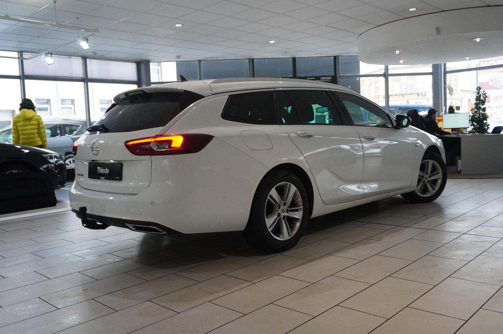 Fahrzeugabbildung Opel Insignia B ST 2.0D BUSINESS NAVI/HUD/KAMERA/AHK