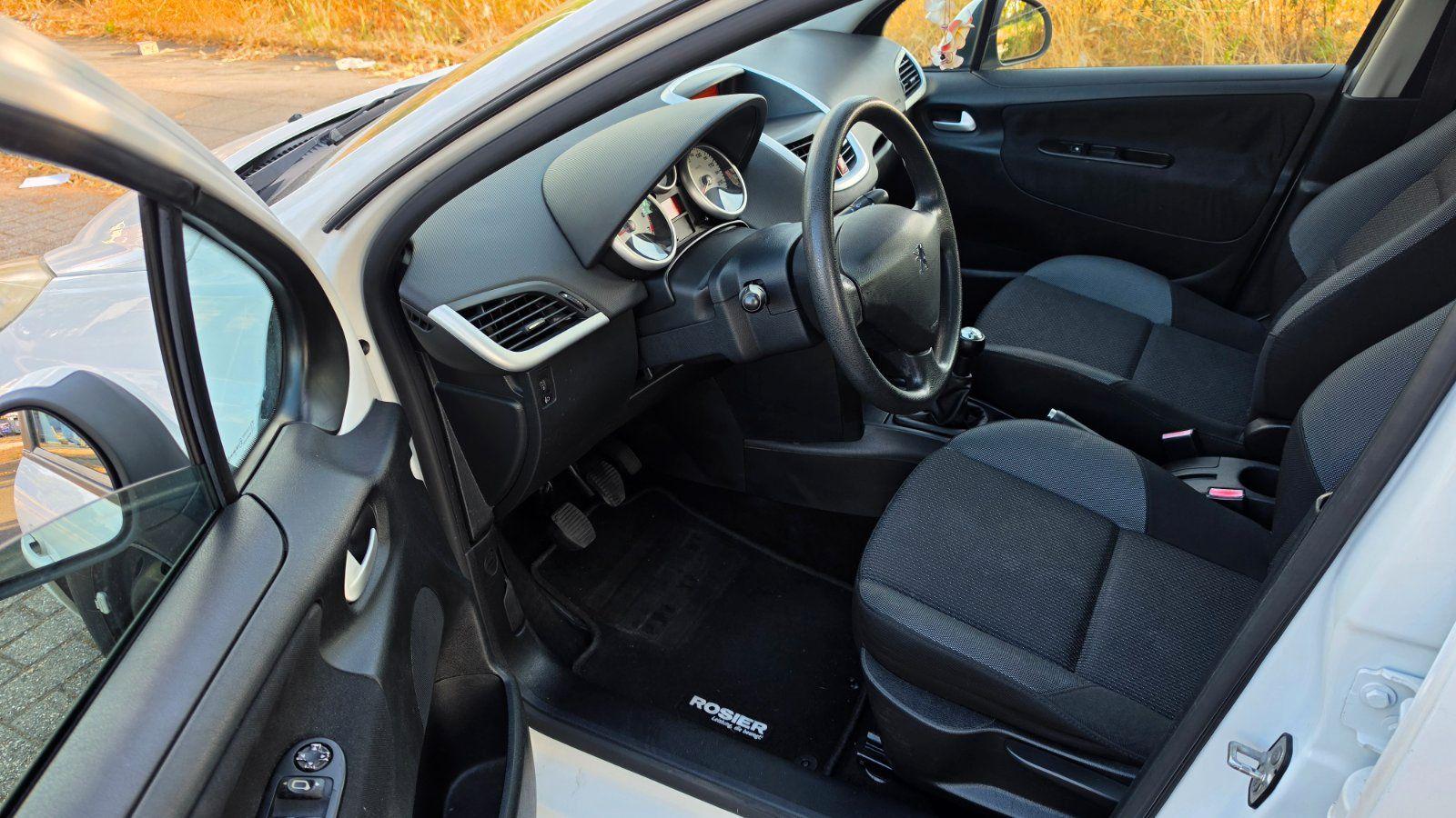 Peugeot 207 2010 — photo 6