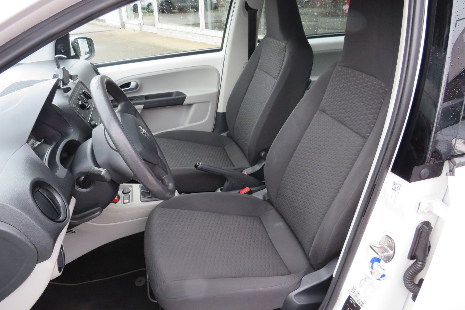 Fahrzeugabbildung SEAT Mii Style 4-TÜREN KLIMA ZV EFH TELVOR 1.HAND