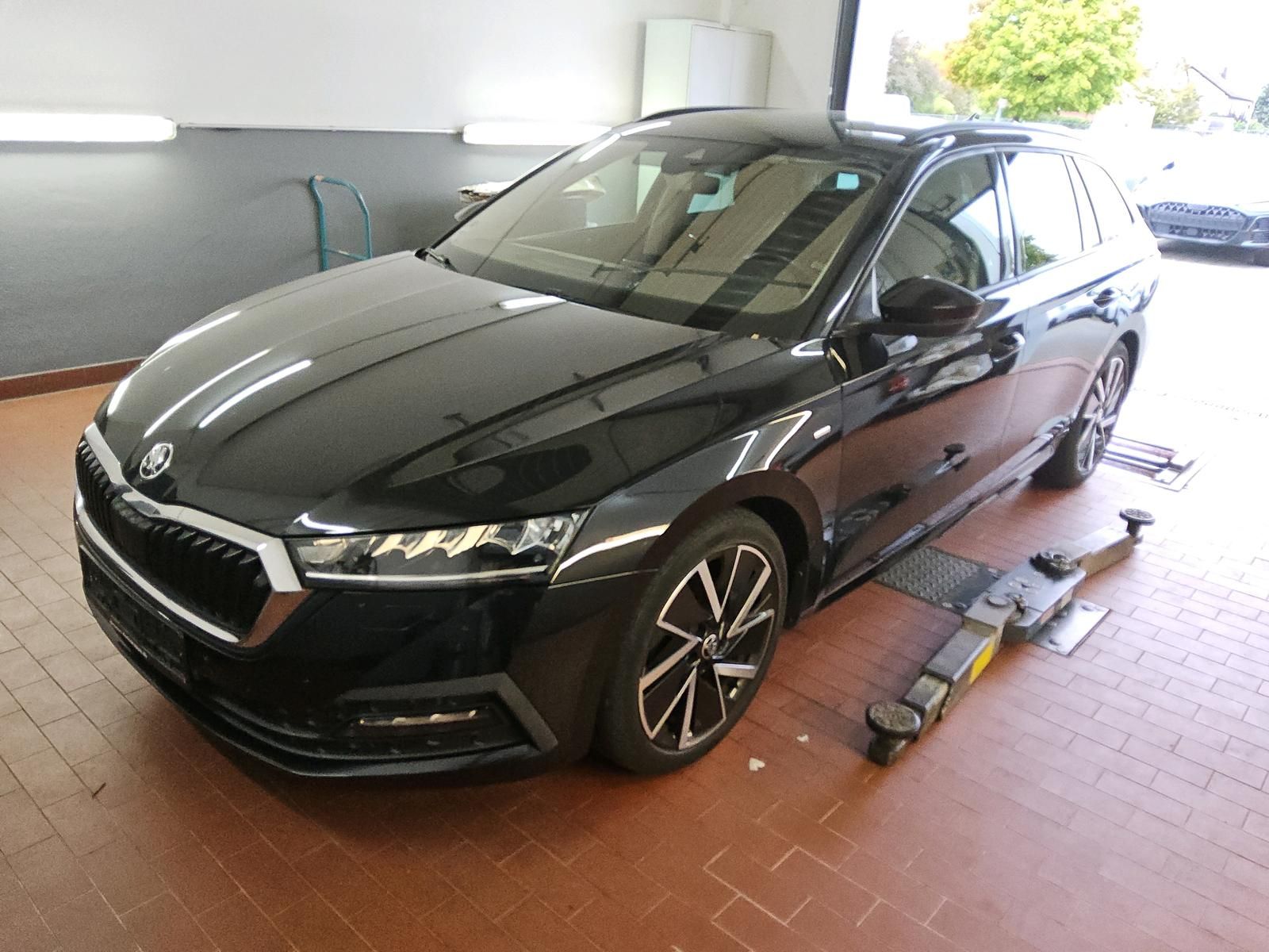 Skoda Octavia 2.0TDI Clever Sportfahrwerk Kamera