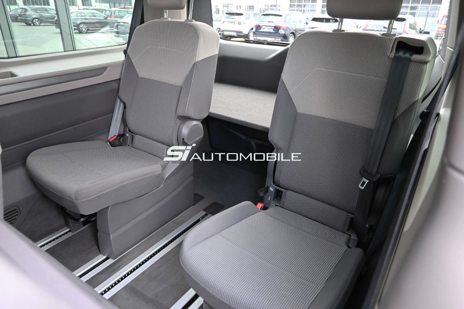 Fahrzeugabbildung Volkswagen T7 Multivan 2,0 TDI DSG Edition Lang °AHK°HUD°SH