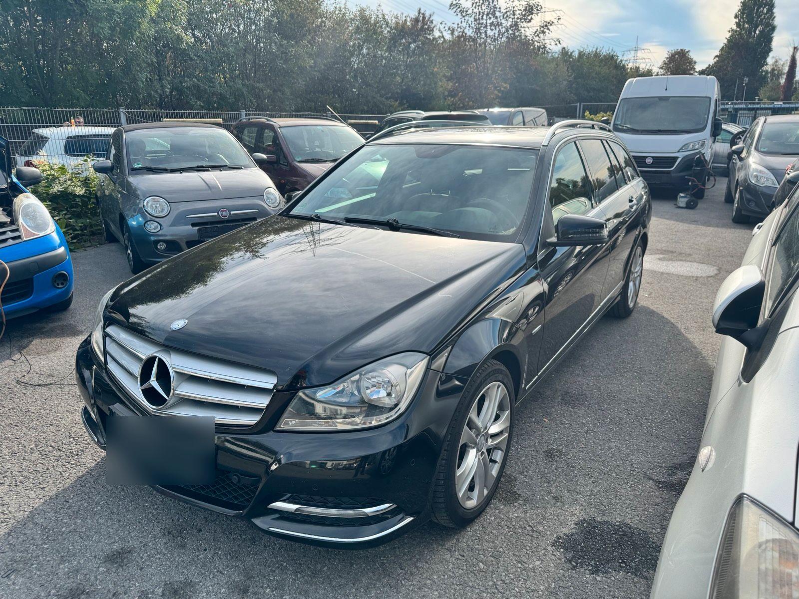 Mercedes-Benz C220 2012 — rear view