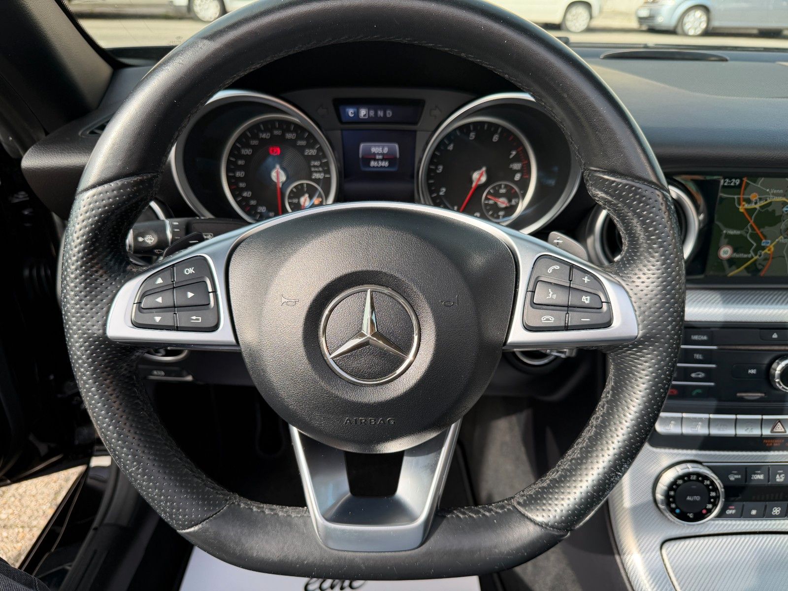 Fahrzeugabbildung Mercedes-Benz SLC 300 SPORT LED NAVI LEDER MEMORY AIRSCARF
