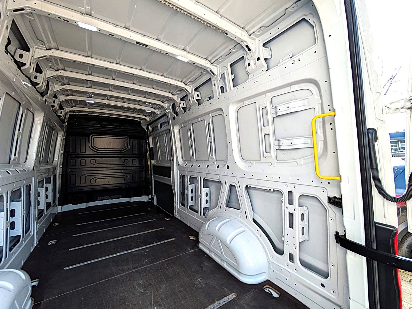 Fahrzeugabbildung Volkswagen Crafter Kasten AUT. L4H2 KLIMA SITZHZG ACC NAVI
