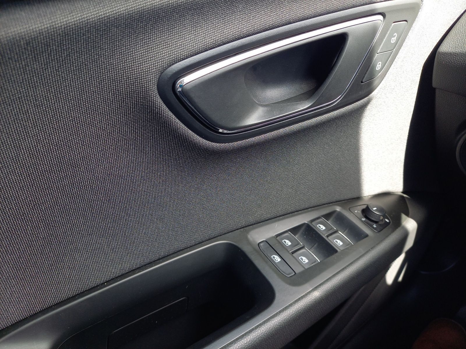 Fahrzeugabbildung SEAT Leon Sportstourer Xcellence 1.5 TSI ACT ACC NAVI