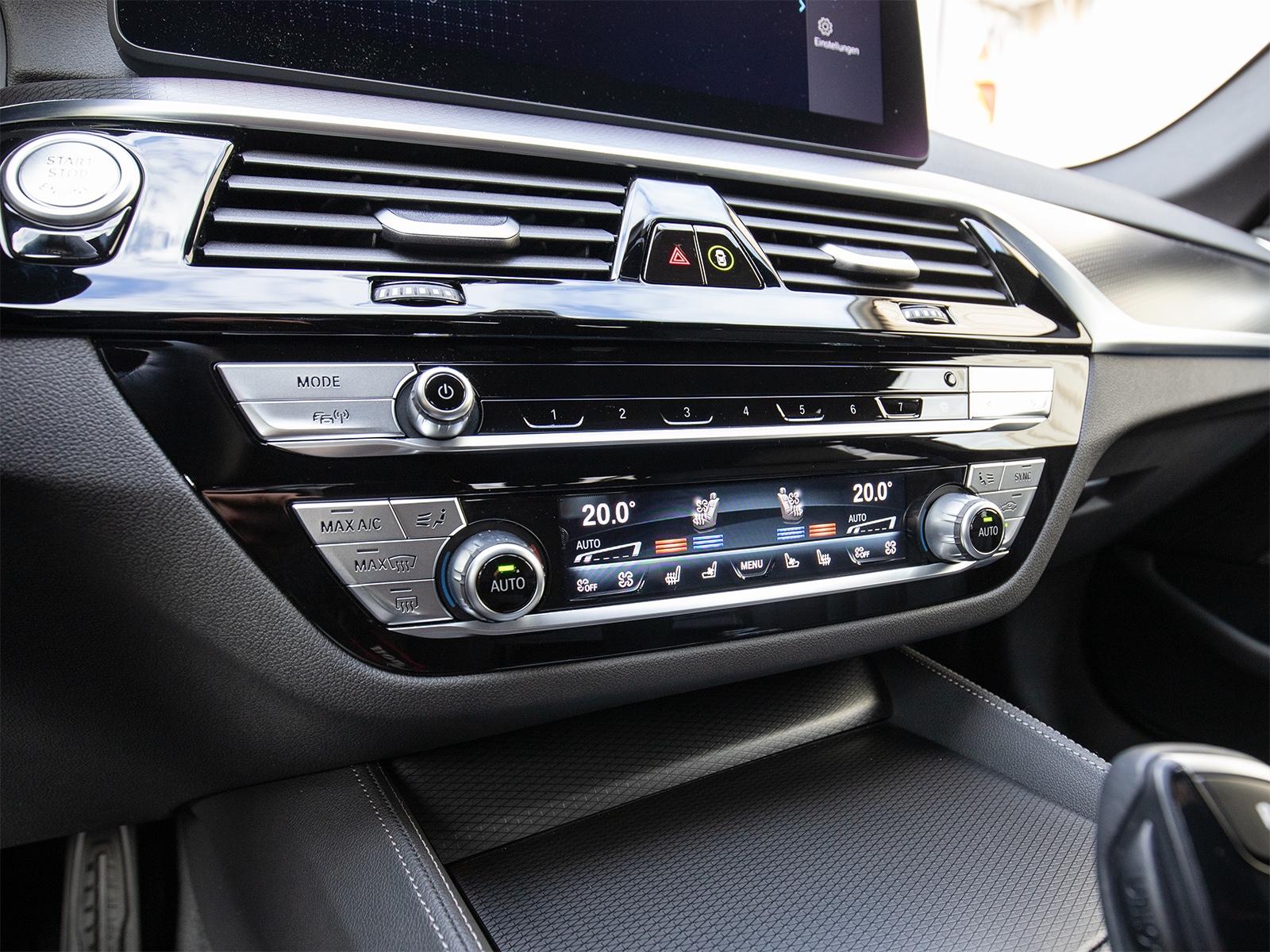 BMW 530 E TOURING 292CH - M-SPORT - HUD - HAYON ÉLECTRIQUE - HISTORIQUE ENTRETIEN BMW - 43.800 KMS