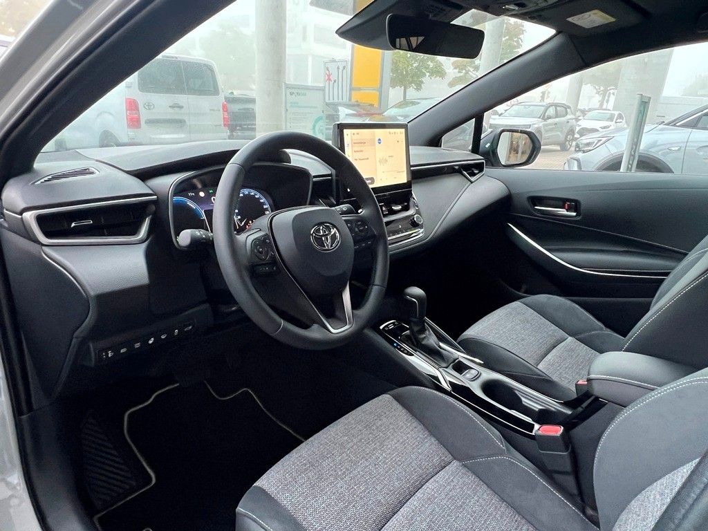 Fahrzeugabbildung Toyota Corolla Touring Sports 2.0 Hybrid Teamplayer