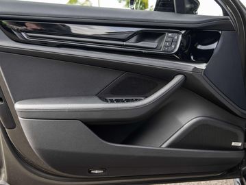 Porsche Panamera - 6