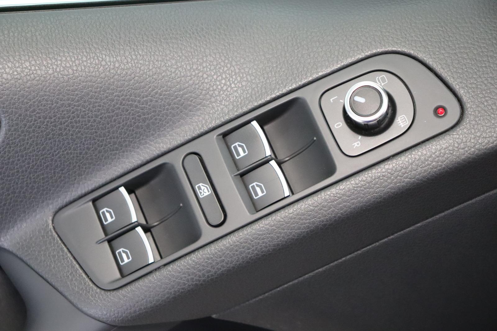 Volkswagen Tiguan * Pano * Navi * Xenon * Parkassistent Tra