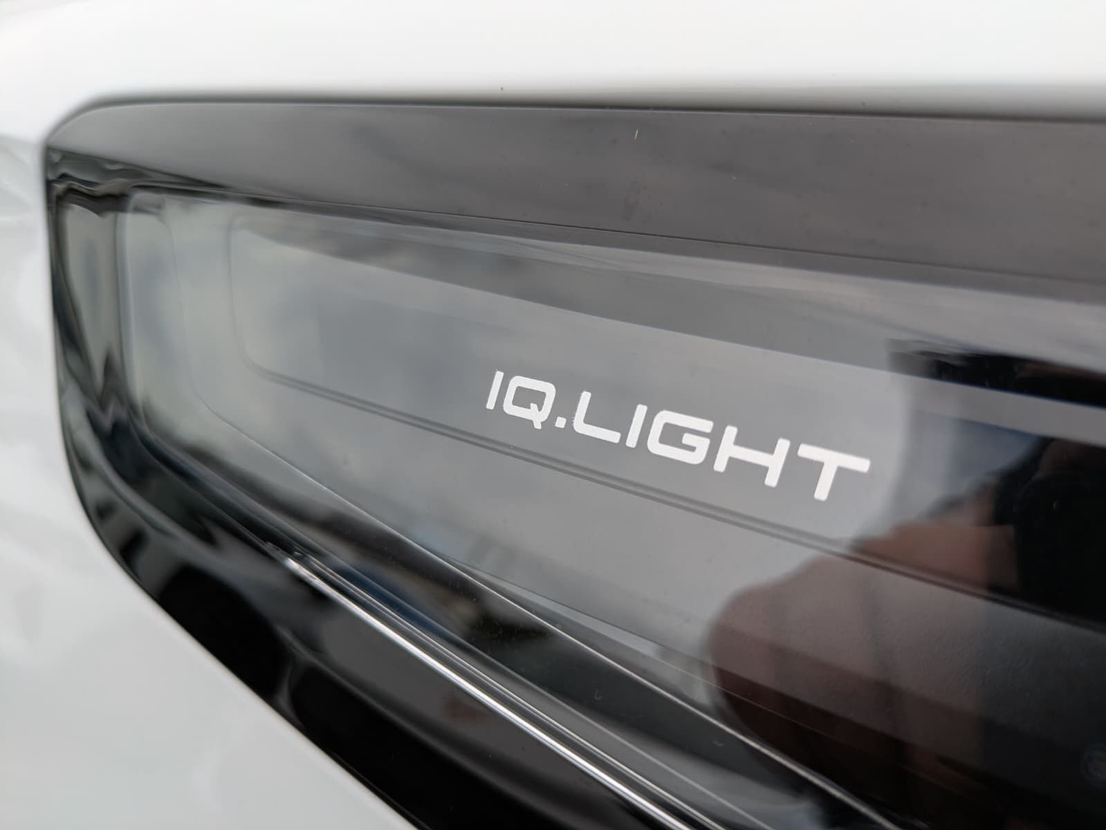 Fahrzeugabbildung Volkswagen Tiguan 2.0 TDI 4M R-Line PANO*H&K*AHK*MATRIX*20"