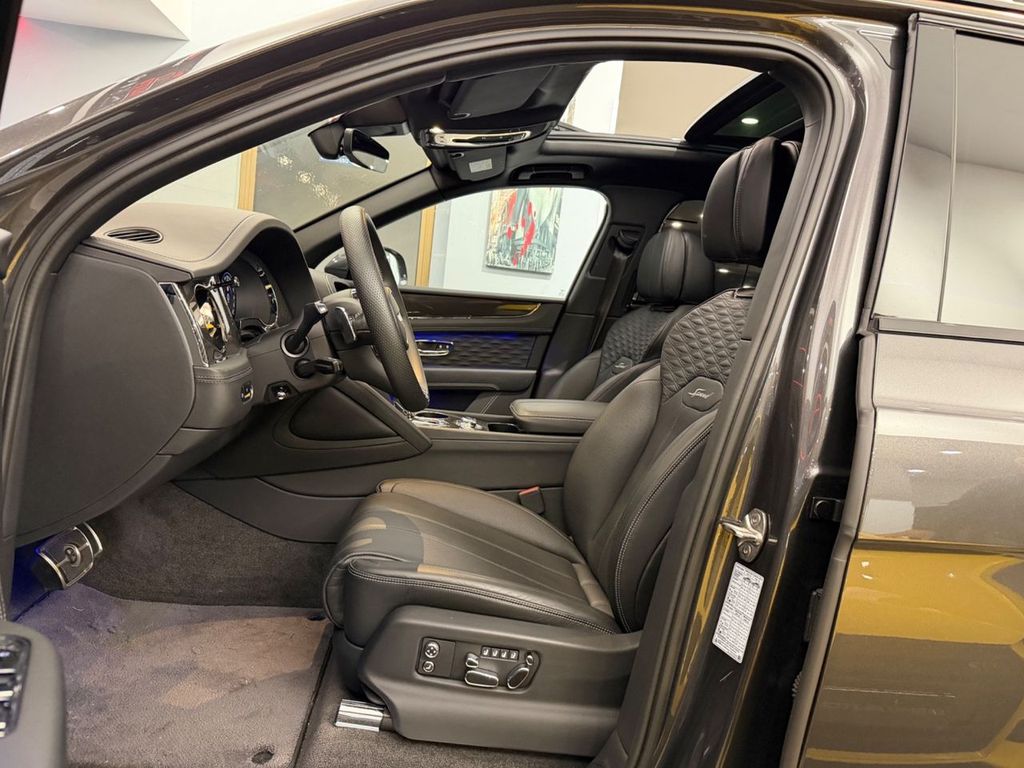 BENTLEY Bentayga 2026