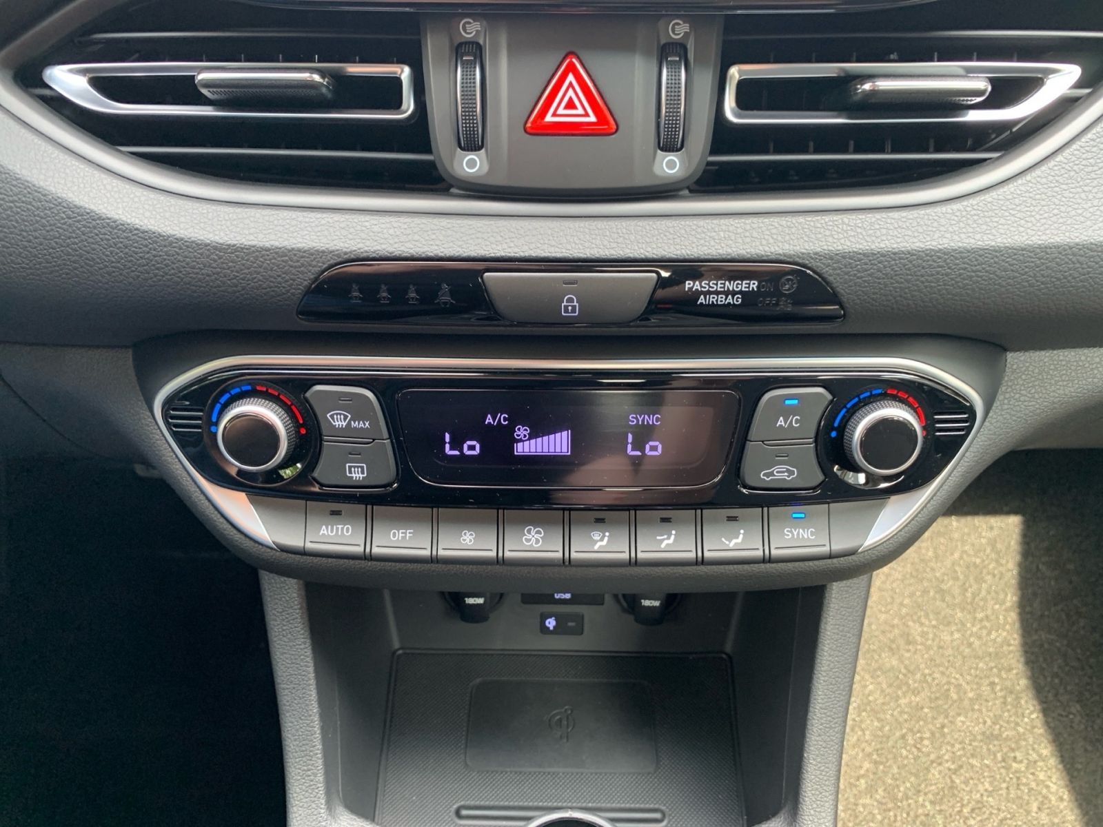 Fahrzeugabbildung Hyundai i30 Kombi 1.0 T-GDI 7-DCT Trend Mild-Hybrid LED