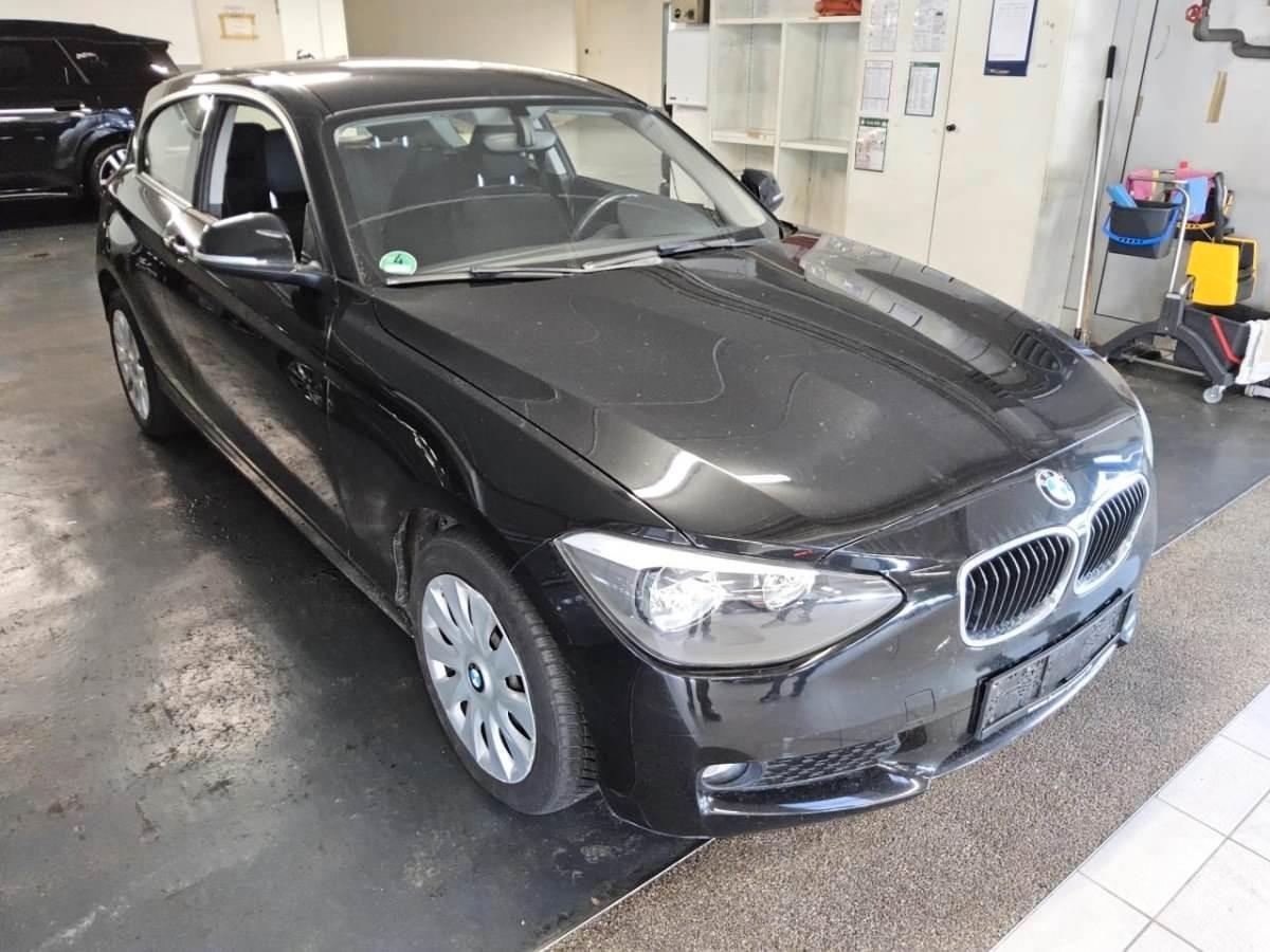 BMW 114 i Sitzheizung, PDC