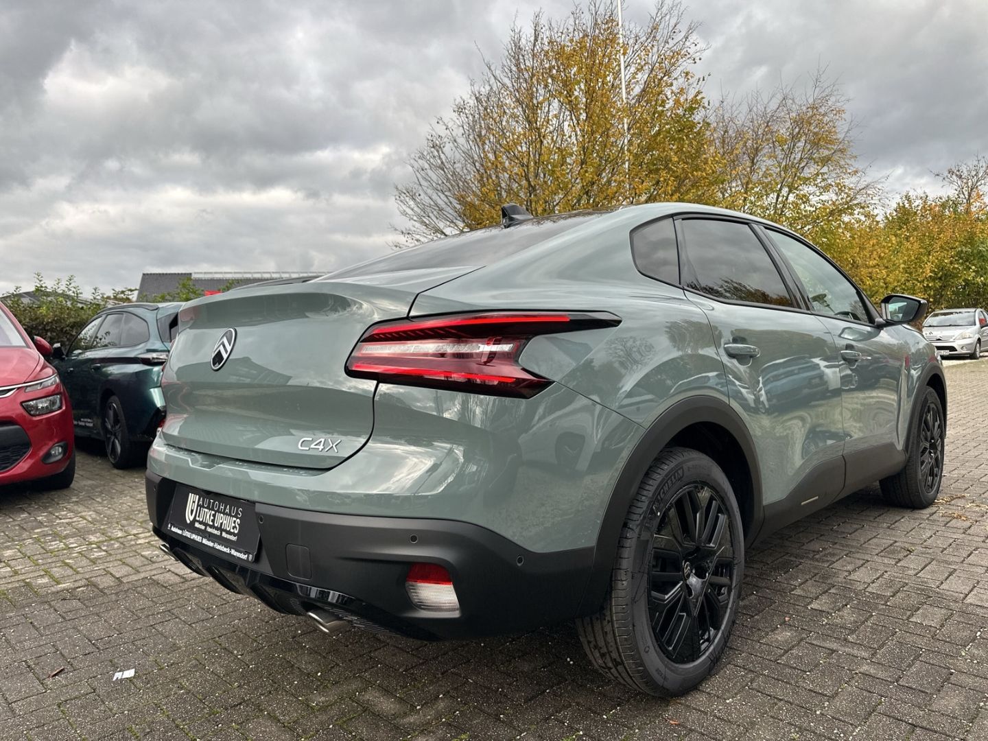 Fahrzeugabbildung Citroën C4 X Max Hybrid 145 El. Pano Navi CarPlay SHZ