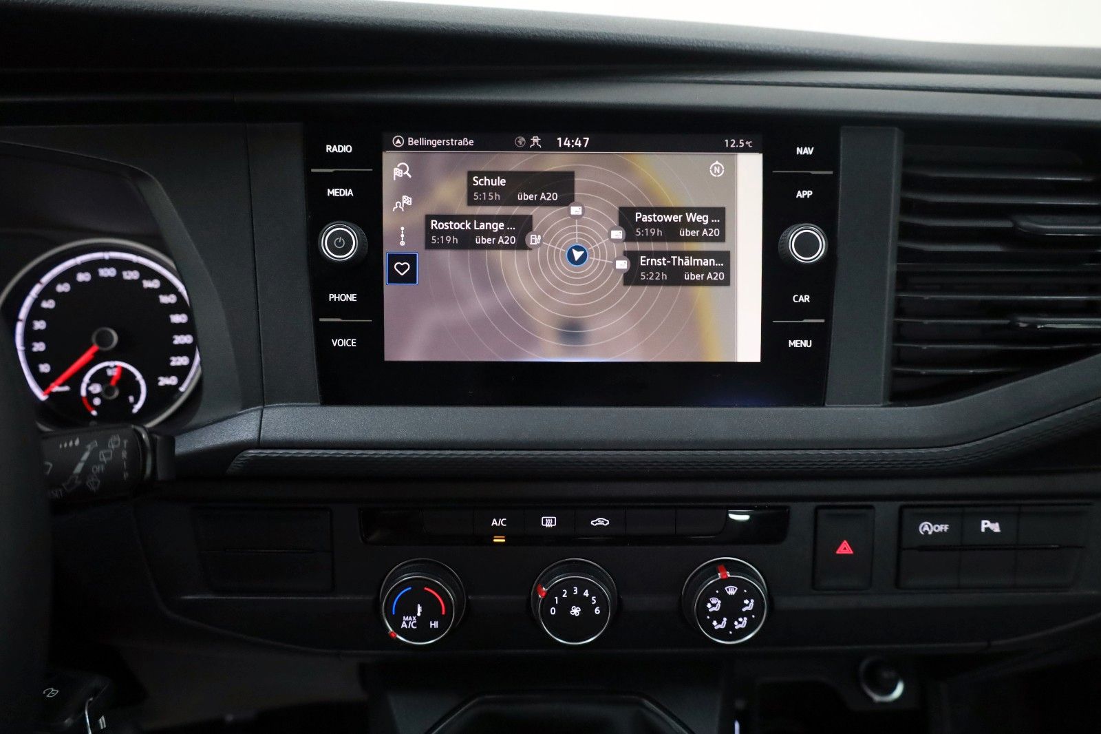 Fahrzeugabbildung Volkswagen T6 Multivan T6.1 Trendline, Family,Navi,7 Sitzer