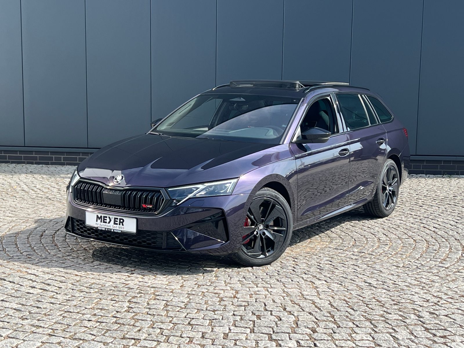 Fahrzeugabbildung SKODA Octavia Combi RS 2.0 TSI DSG *Panorama, AHK, Ind