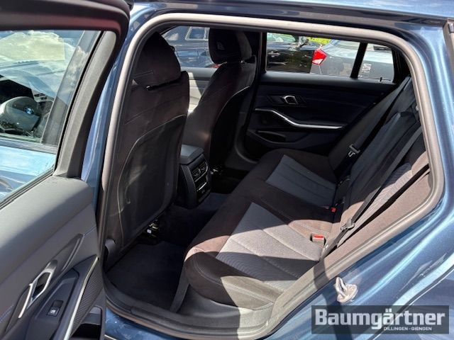 Fahrzeugabbildung BMW 330 i xDrive M-Sport Touring Kamera/ACC/Sitzh.