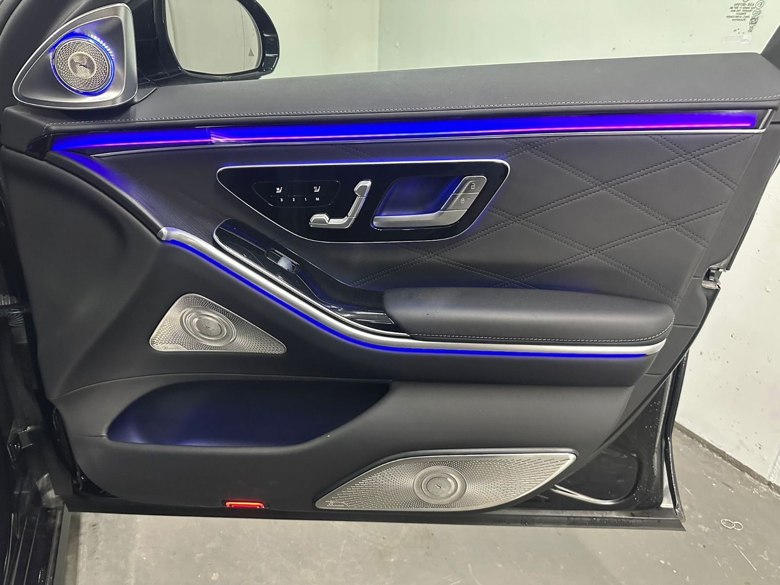 Fahrzeugabbildung Mercedes-Benz S 680 Maybach 4 matic *PANO*BURMESTER 4D*