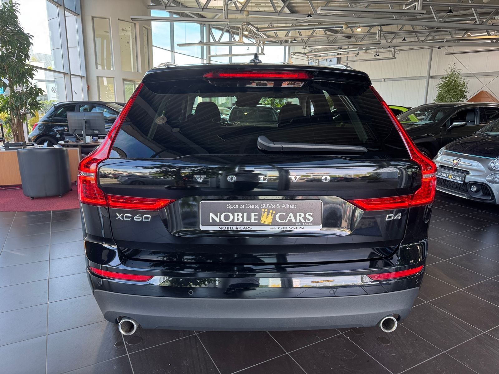 Fahrzeugabbildung Volvo XC60 Momentum Pro 2WD LED NAV DAB RFK SHZ ALU