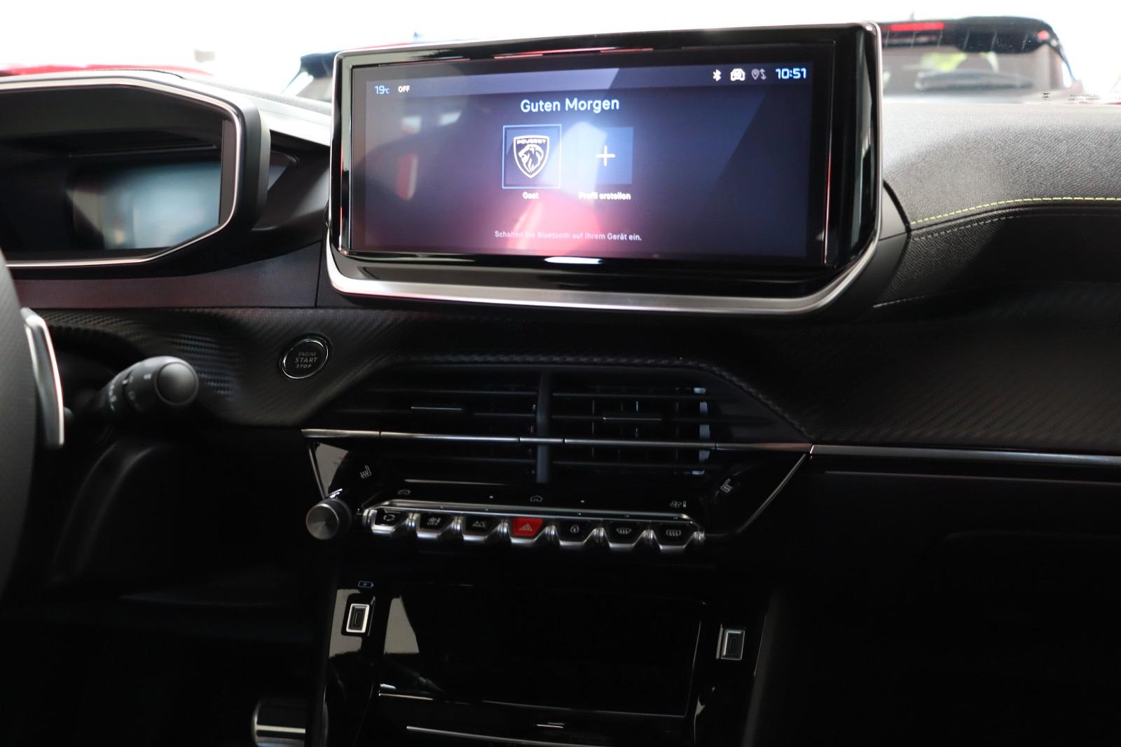 Peugeot 2008 GT HYBRID 145 e-DSC6 Alcantara 360° Schiebe