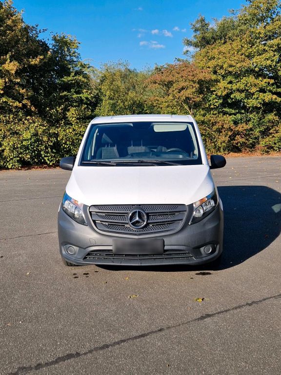Image of Mercedes-Benz Vito