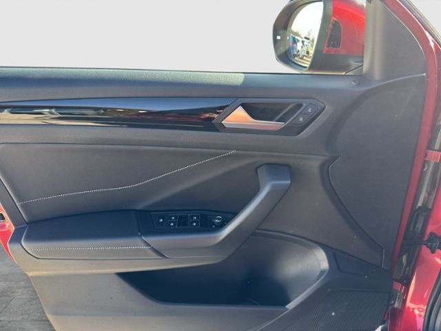 T-Roc R-LINE 1.5 TSI DSG PANO NAVI REAR VIEW AHK